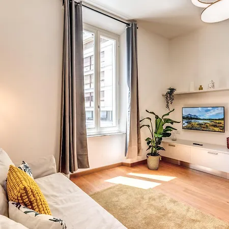 Aweshomeitaly Luxury Apartment